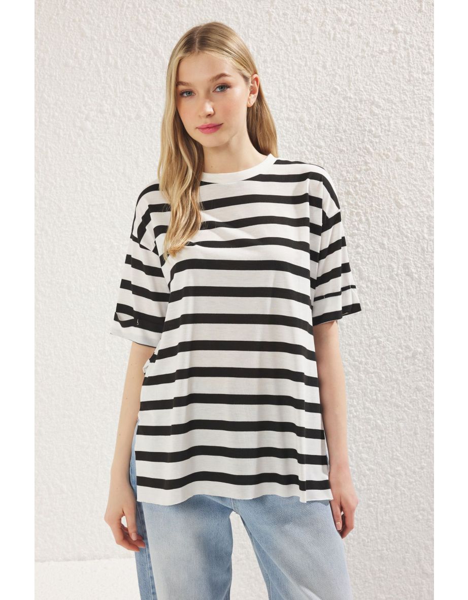 Black Striped Double Sleeve Asymmetric Oversize/Wide Pattern Knitted T-Shirt