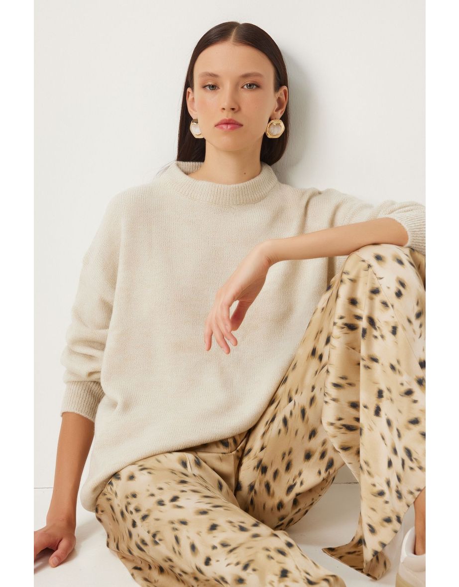 Women's Cream Oversize Soft Knit Sweater