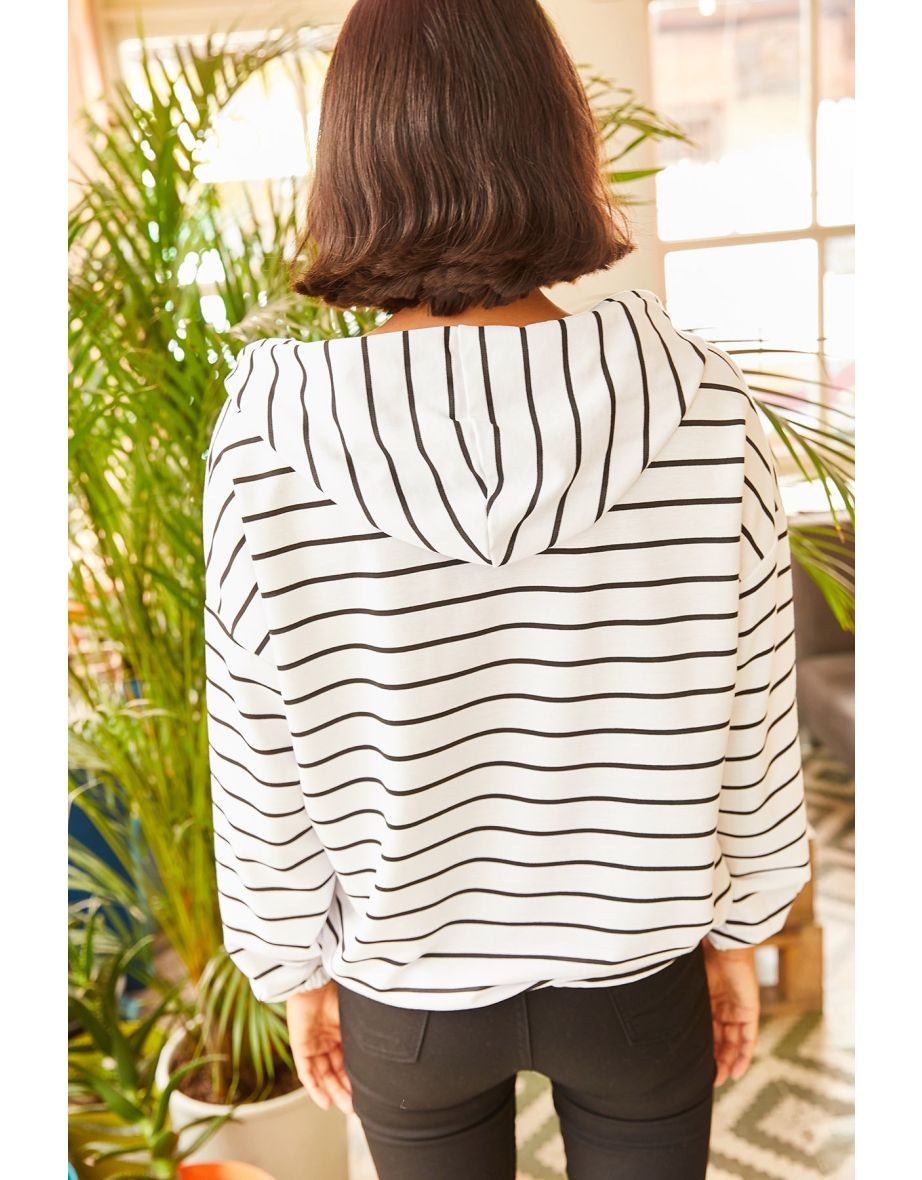 Sweatshirt - White - Relaxed fit - 6