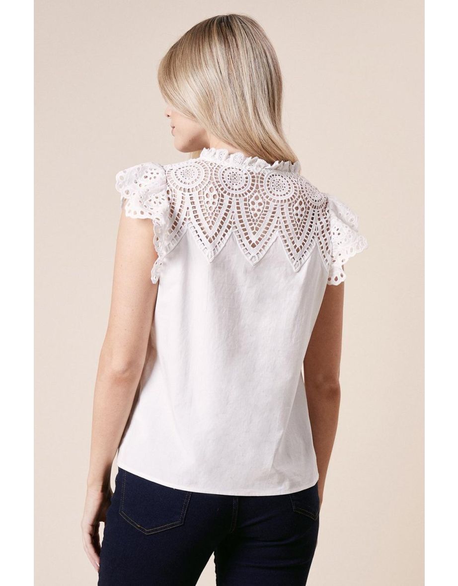 Cut-work Yoke Sleeveless Blouse - 3