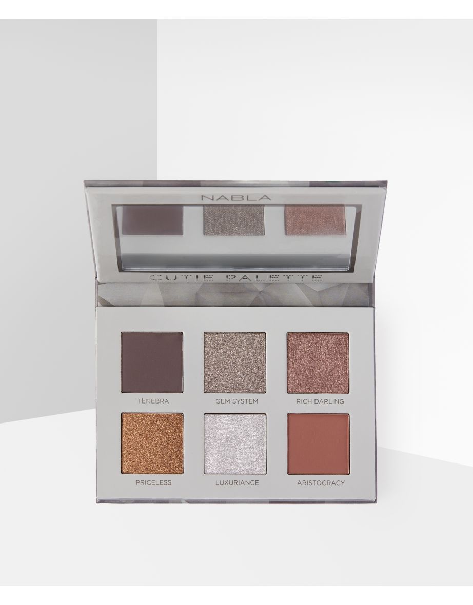 A six-shade eyeshadow palette Cutie Palette Platinum