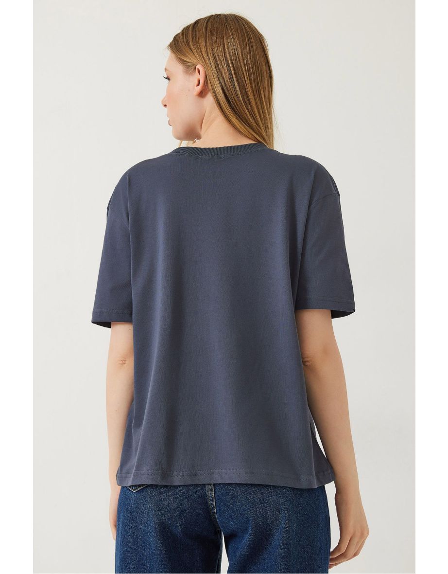 Women's Decorative Stitched Crew Neck T-shirt - 6