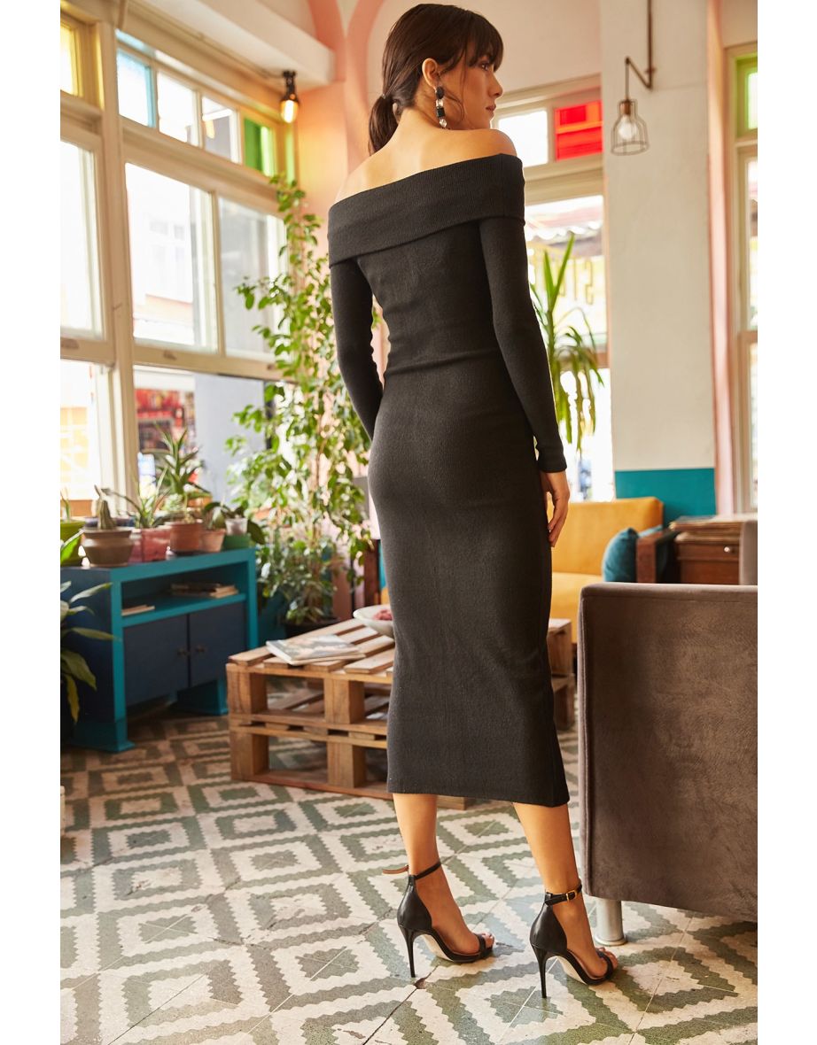 Women's Black Madonna Collar Lycra Long Dress - 3