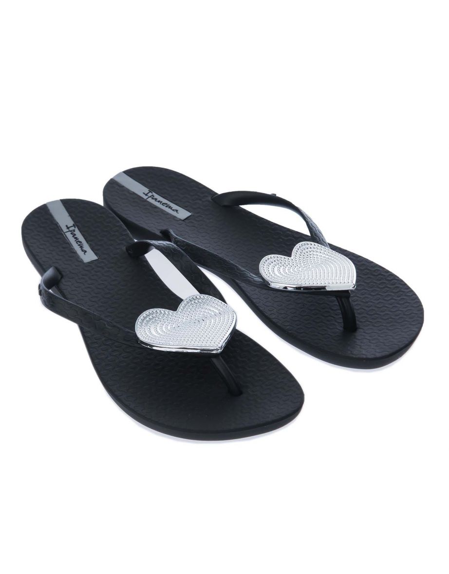 Women's Ipanema Maxi Heart Flip Flops in Black - 4