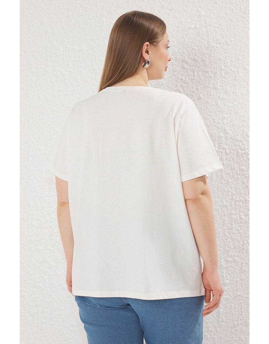 Ecru Crew Neck Floral Printed Boyfriend Fit Plus Size T-shirt - 3