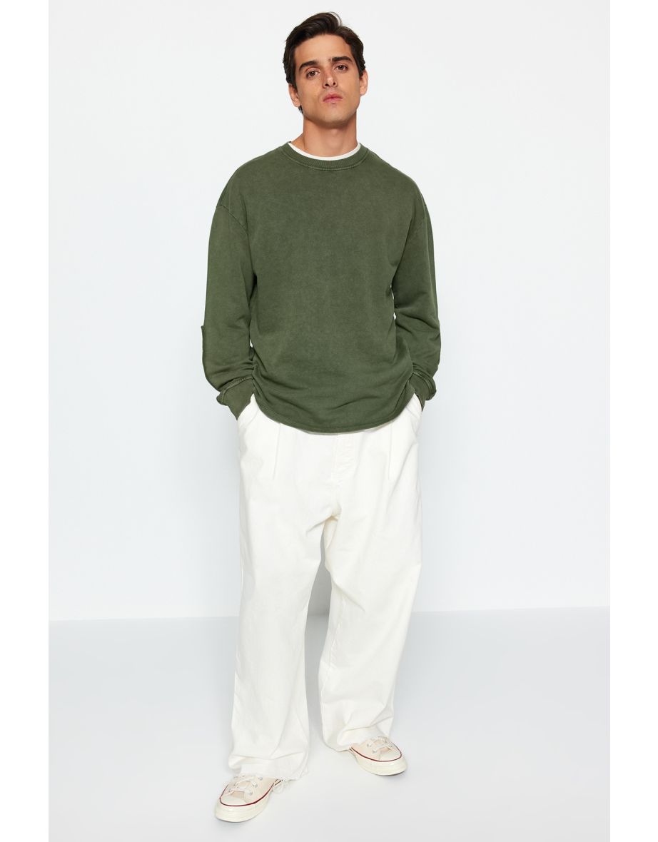 Men's Limited Edition Relaxed/Comfortable cut, Sweatshirt with 1 Cotton Label.