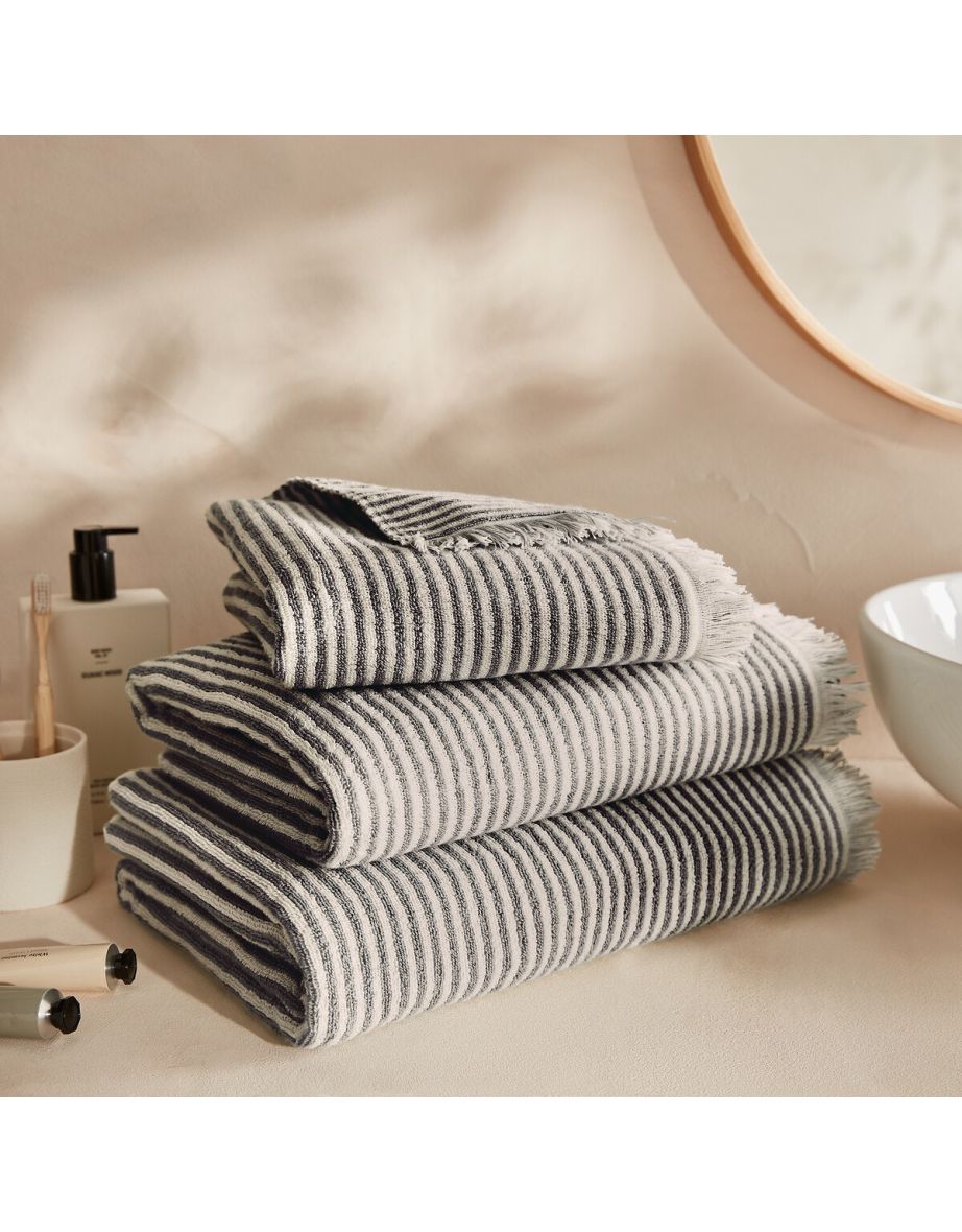 Striped Printed Cotton Bath Towel - 4