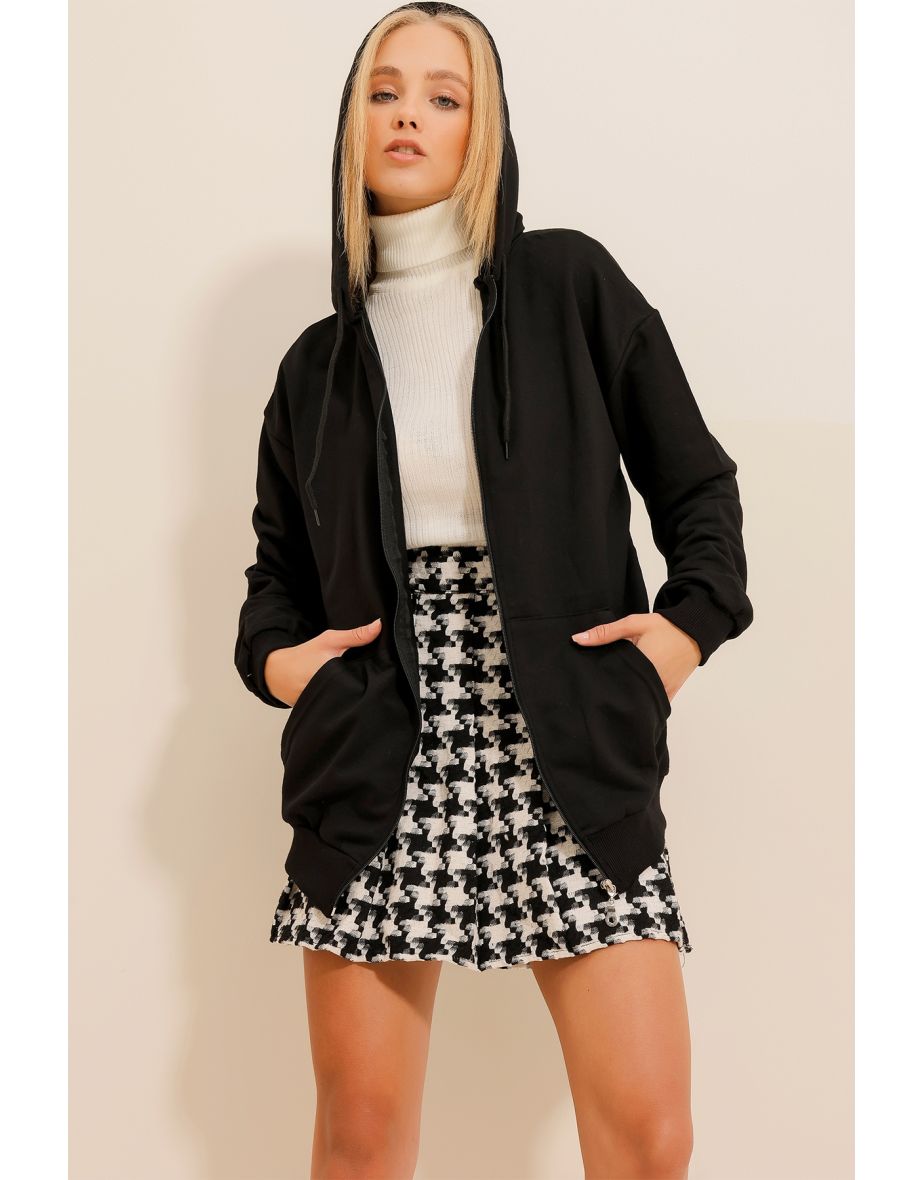 Women's Black Hooded Seasonal Sweatshirt with Two Pockets and Zipper