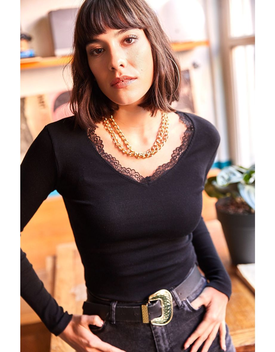 Blouse - Black - Fitted