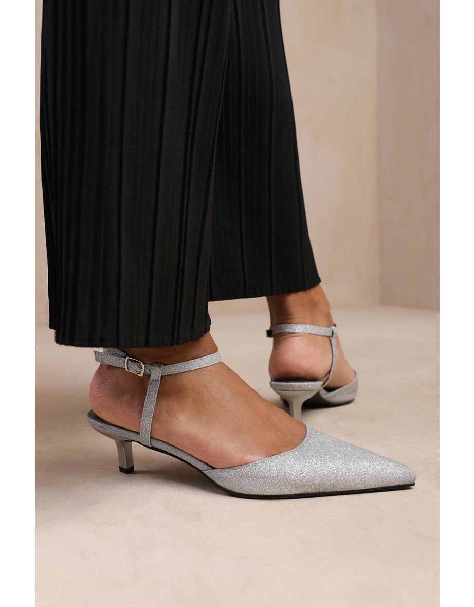 MALTA LOW KITTEN HEELS WITH POINTED TOE AND ANKLE STRAP IN SILVER FINE GLITTER