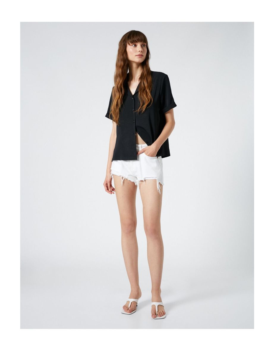 Short Sleeve Shirt with Textured Buttons Classic Collar