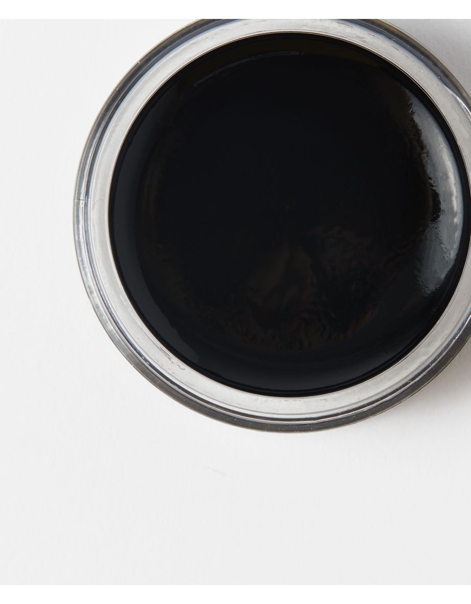 A waterproof gel eyeliner -77