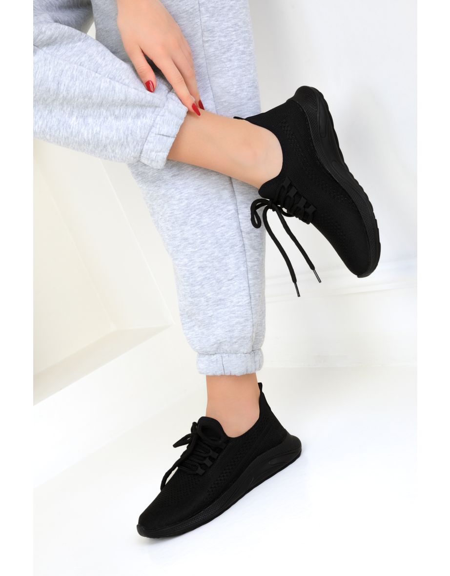 Women's Black-Black Sneakers