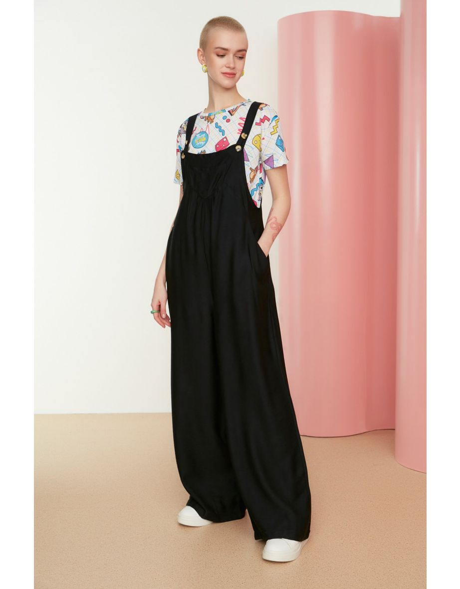 Jumpsuit - Black - Relaxed fit