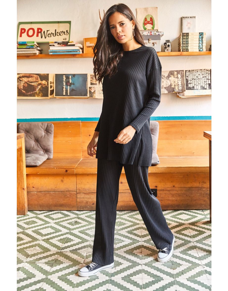 Two-Piece Set - Black - Relaxed fit