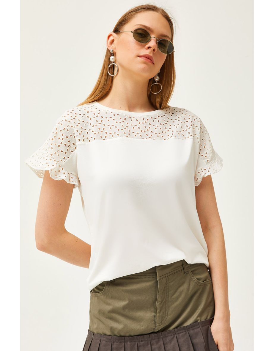 Women's Ecru Scalloped Flare Sleeve T-shirt - 6