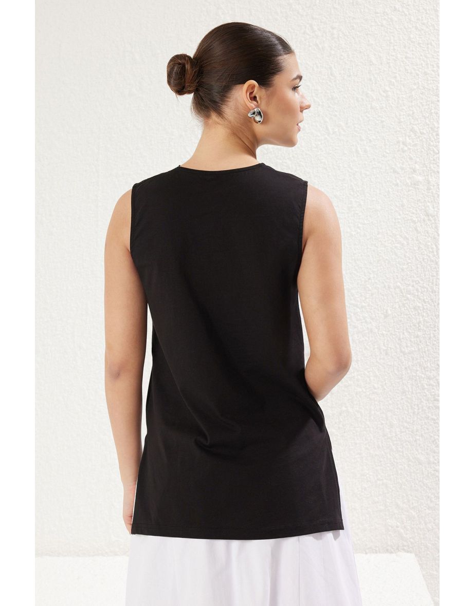 Black-Skin Slit Detail Sleeveless Knitted Undershirt Top - 7