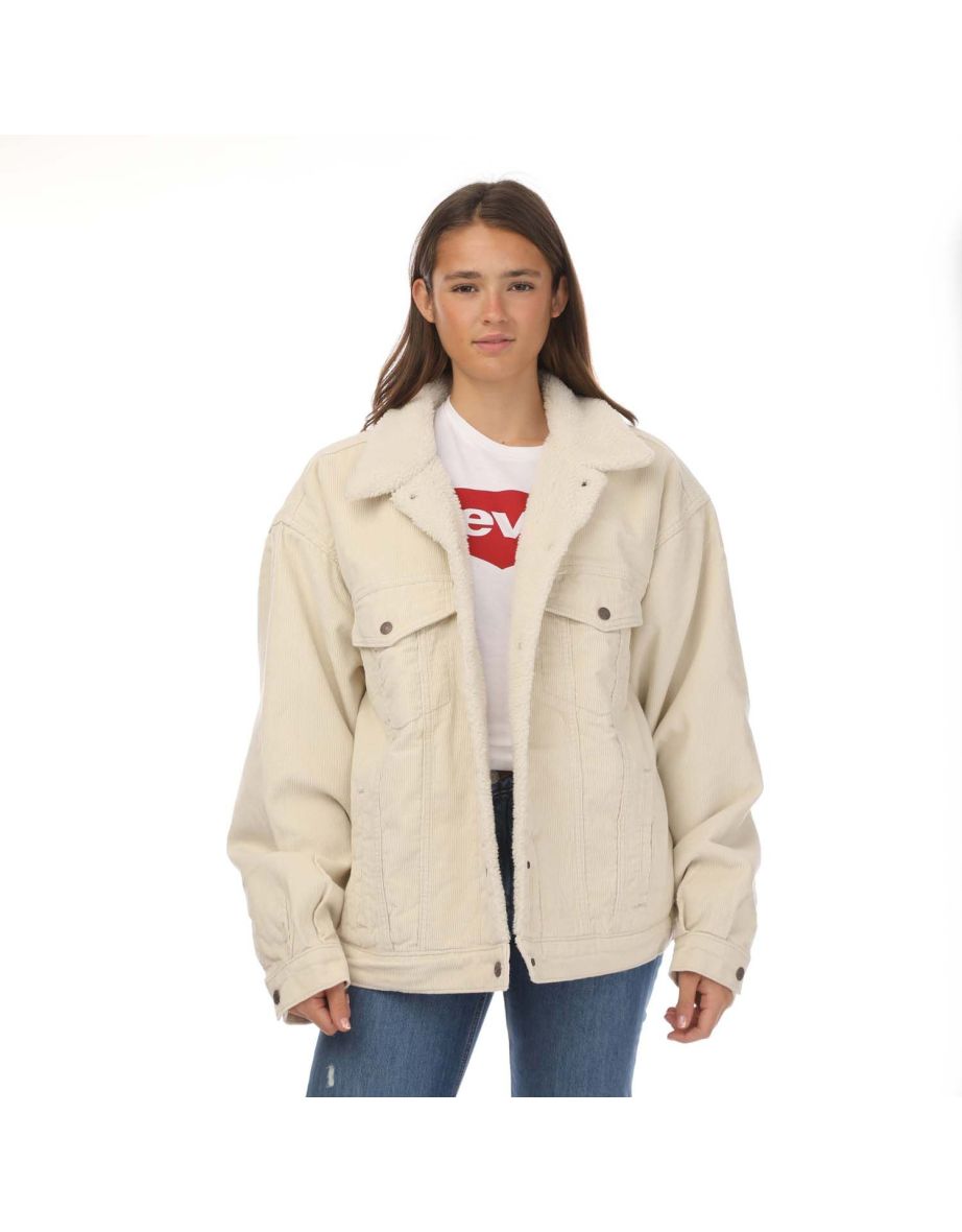 Shop Women s Levis Plus 90s Sherpa Trucker Jacket in Cream Online in Bahrain VogaCloset