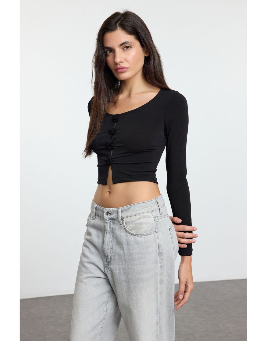 Black Fitted/Body-Sit Rose Detailed Knitted Top