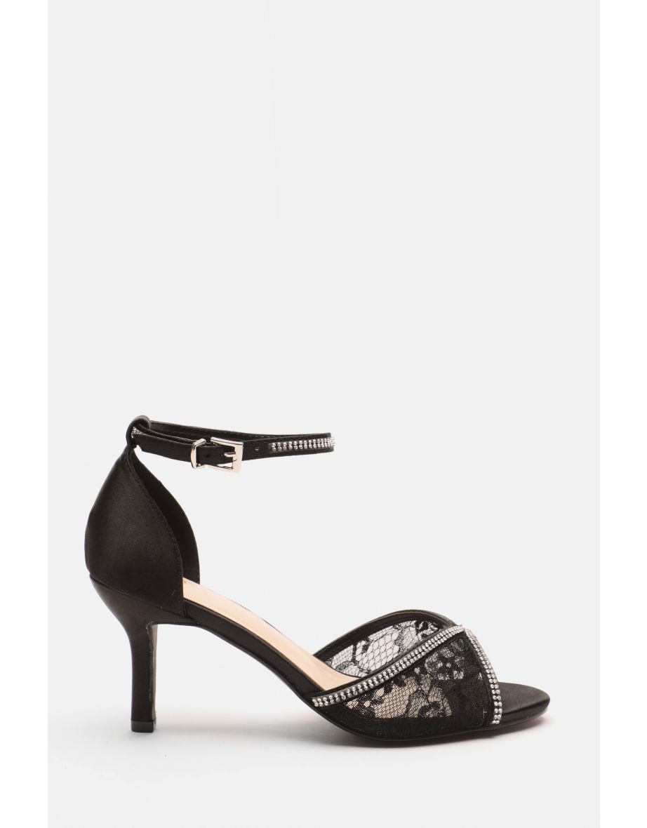 Quiz diamante clearance low heel sandals