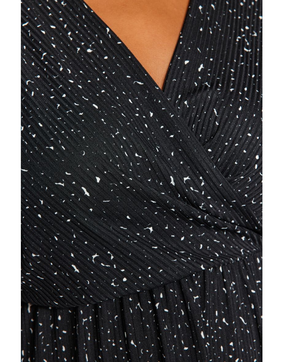 Black Plus A-Line Mini Skater Dress with Long Sleeve - 7