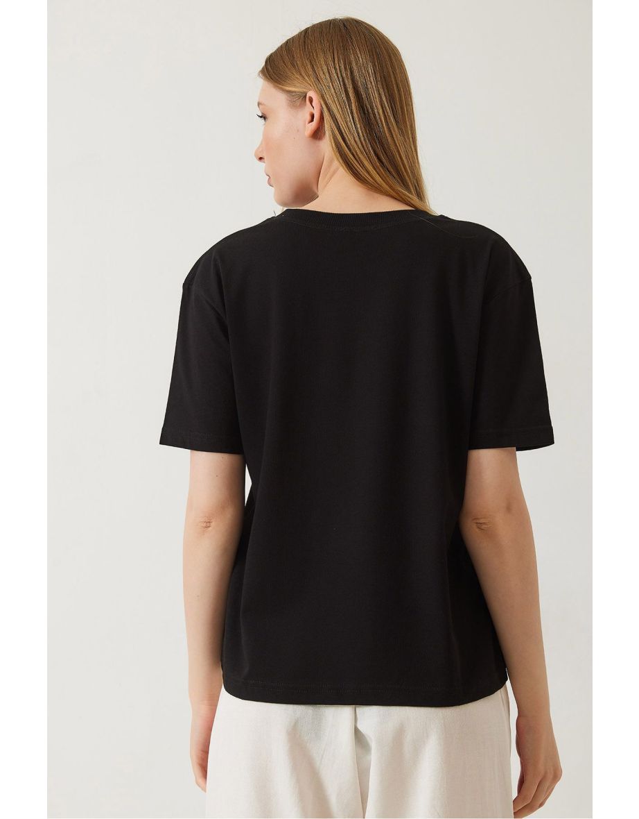 Women's Decorative Stitched Crew Neck T-shirt - 6