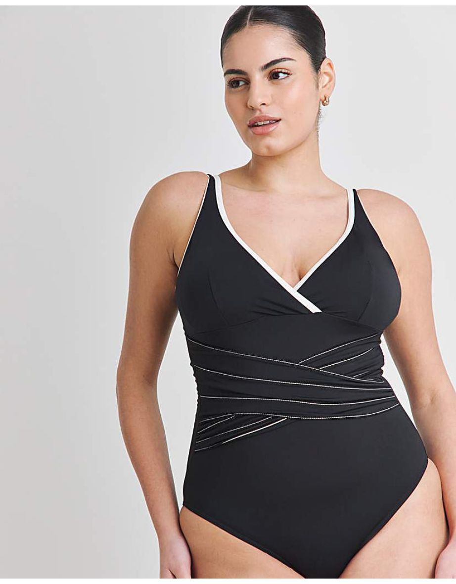 MAGISCULPT Flatter Me Swimsuit