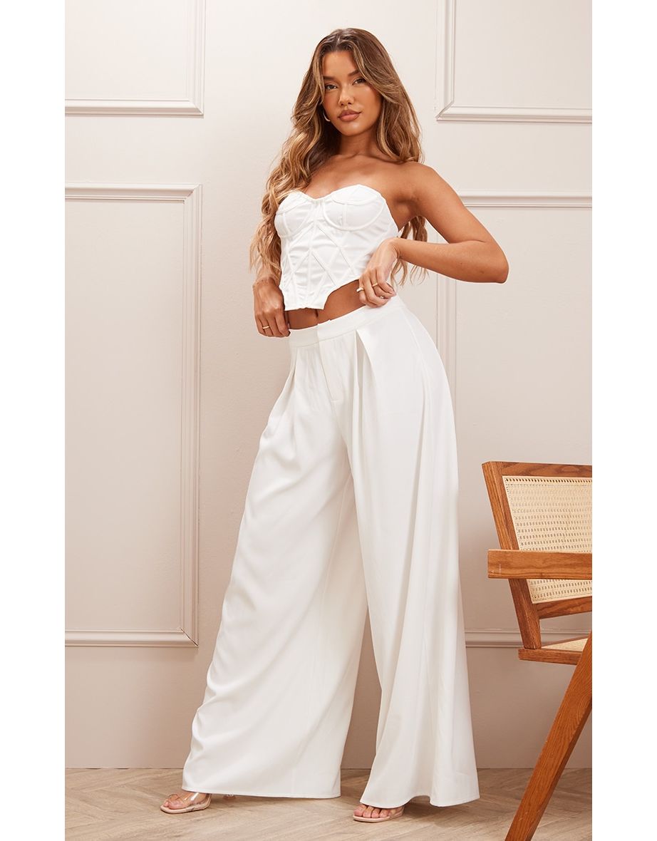 Women's High Waisted Belted Extreme Wide Leg Trousers | Boohoo UK