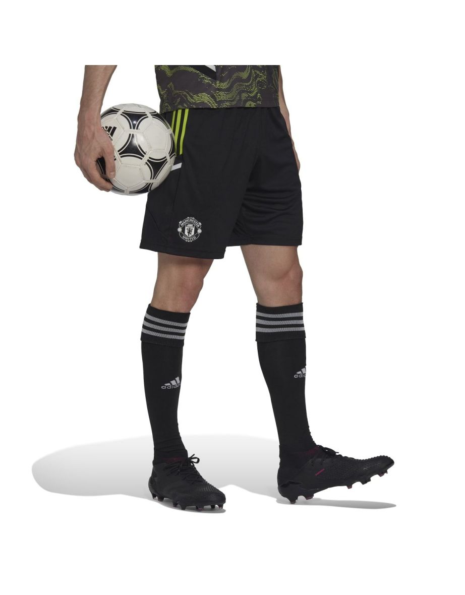 Men's adidas Manchester United 2022/23 Training Shorts in Black