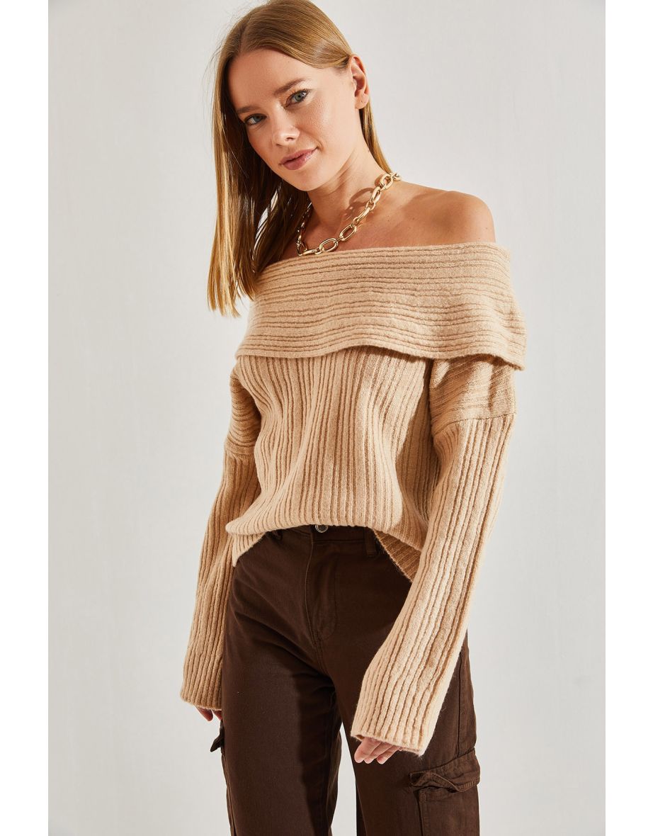 Sweater with ruffle collar discount
