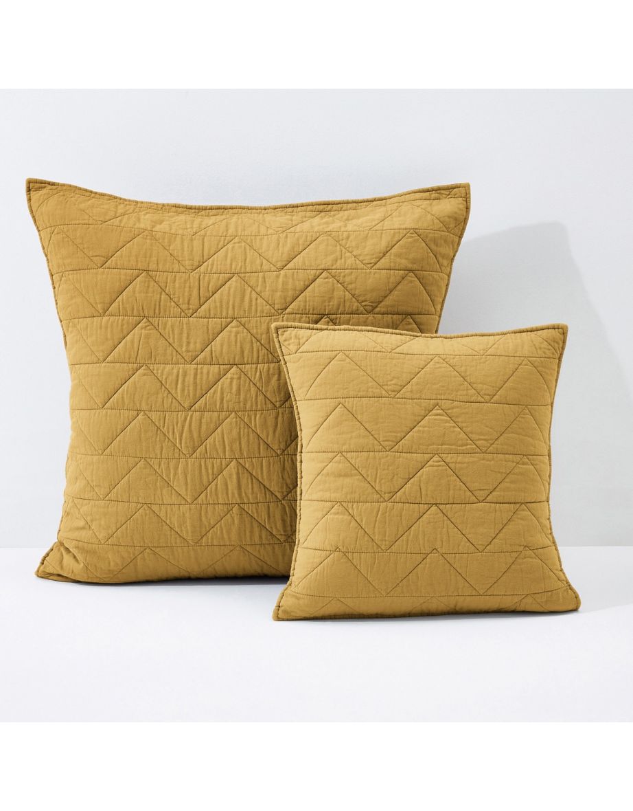 ZIG ZAG SCENARIO Quilted Cushion Cover & Pillowcase