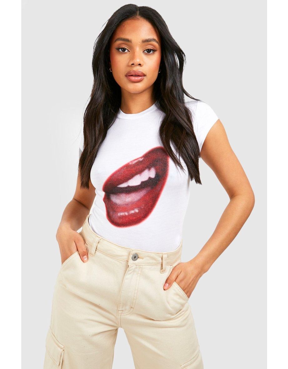 Cap Sleeve Fitted Lips Graphic T-shirt - white