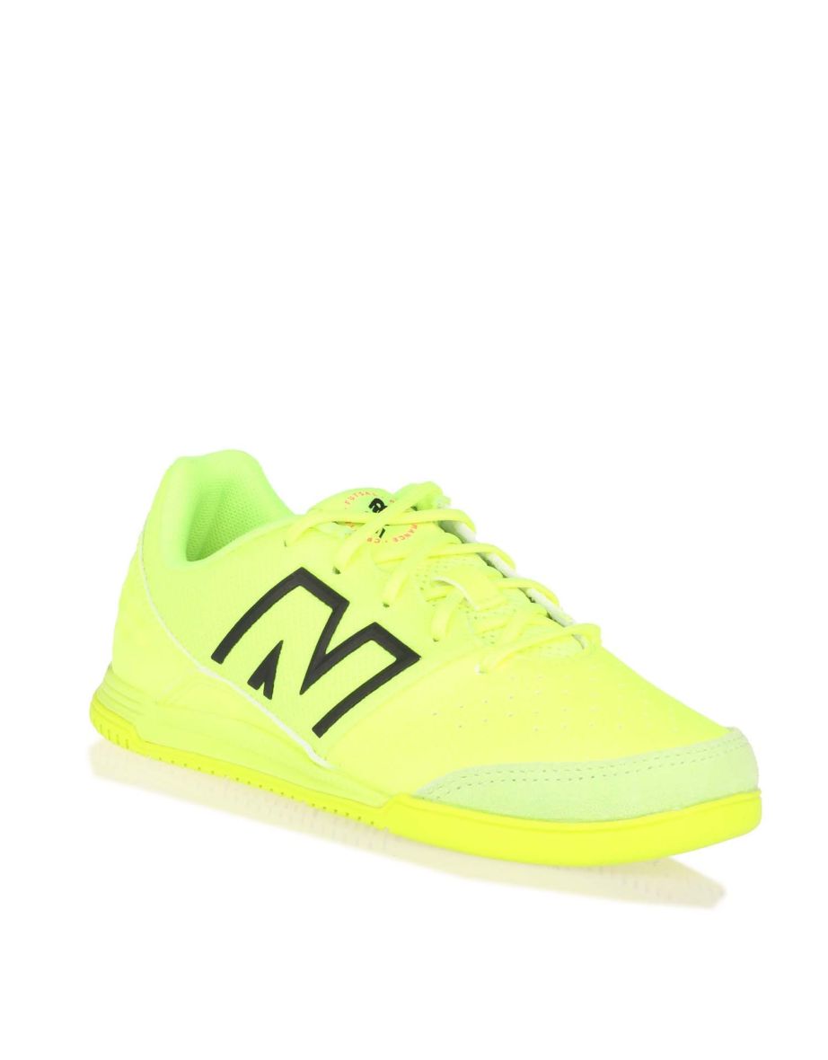 Boy's New Balance Juniors Audazo Command V6 Indoor Football Boots in Green