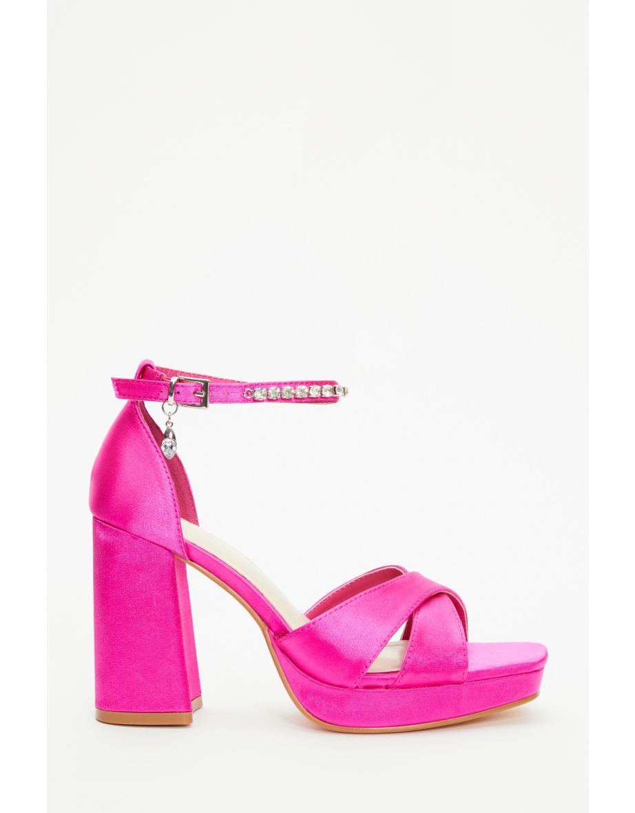 Quiz on sale pink sandals