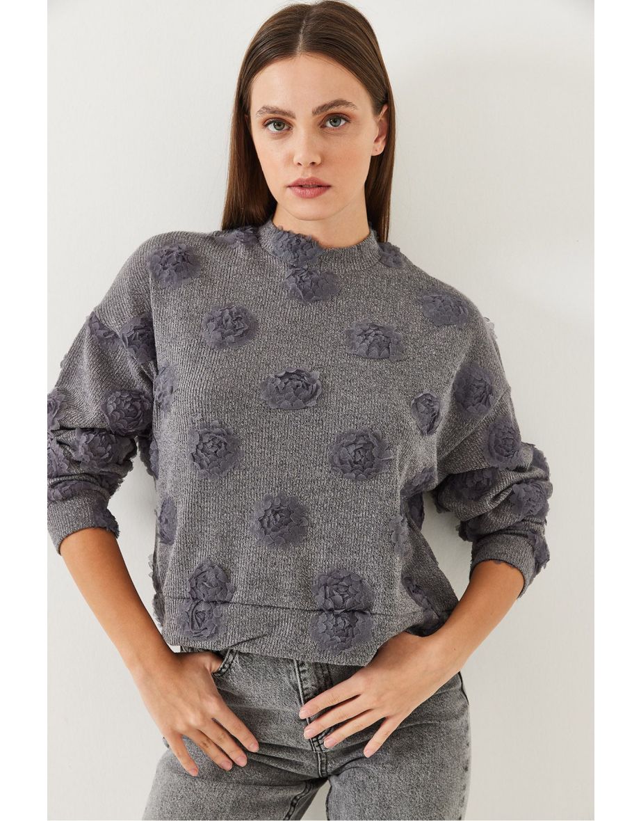 Women's Crew Neck Rose Detailed Blouse