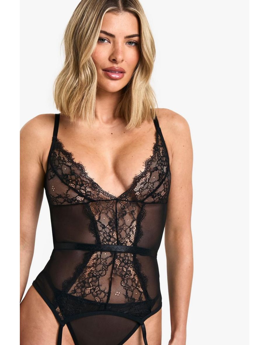 Lace Suspender Basque And Thong Set - 2