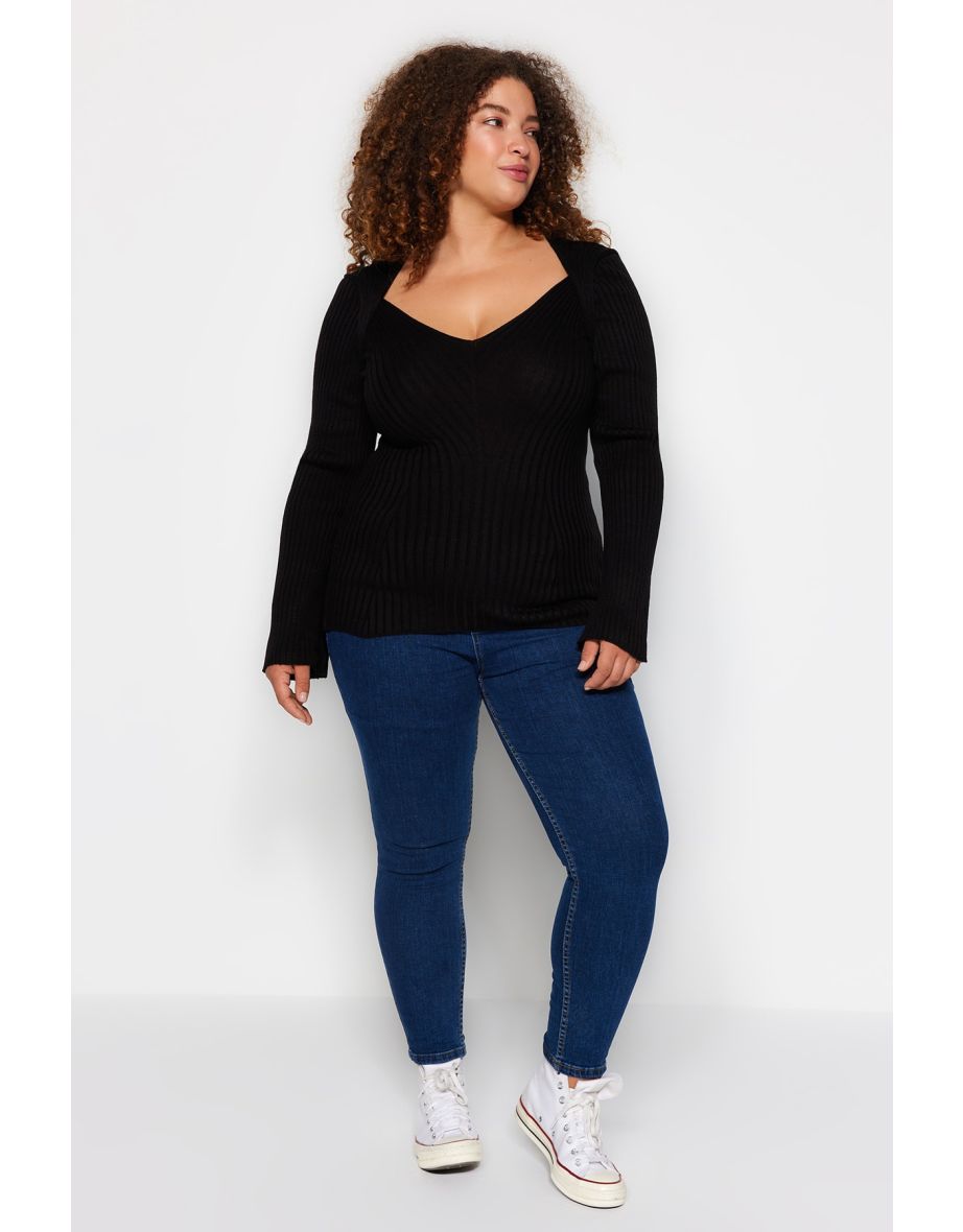 Plus Size Sweater - Black - Fitted