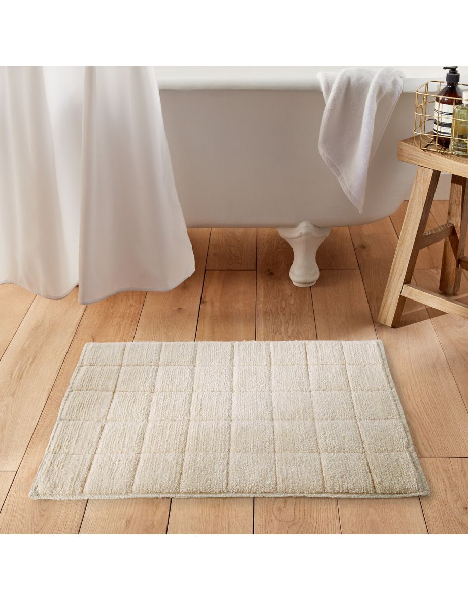 Ladama  Textured Checkerboard Recycled Cotton Bath Mat