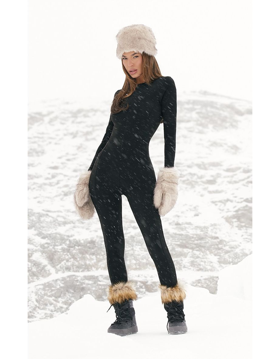 PRETTYLITTLETHING SKI Black Sculpt Seam Detail Zip Front Unitard