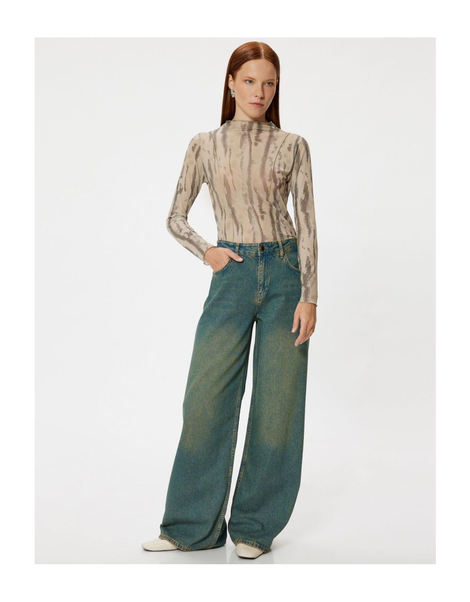 Batik Patterned T-Shirt Lightweight Standing Collar Long Sleeve