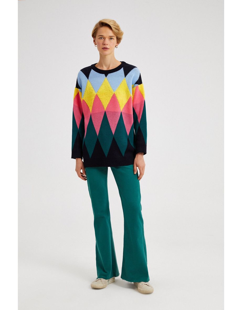 DIAMOND PATTERN SWEATER