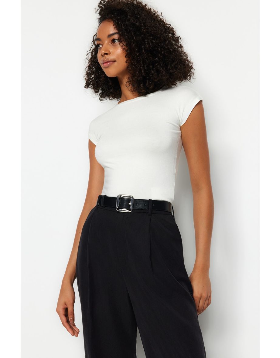 Ecru Premium Viscose Fitted Moon Sleeve Knitted Blouse