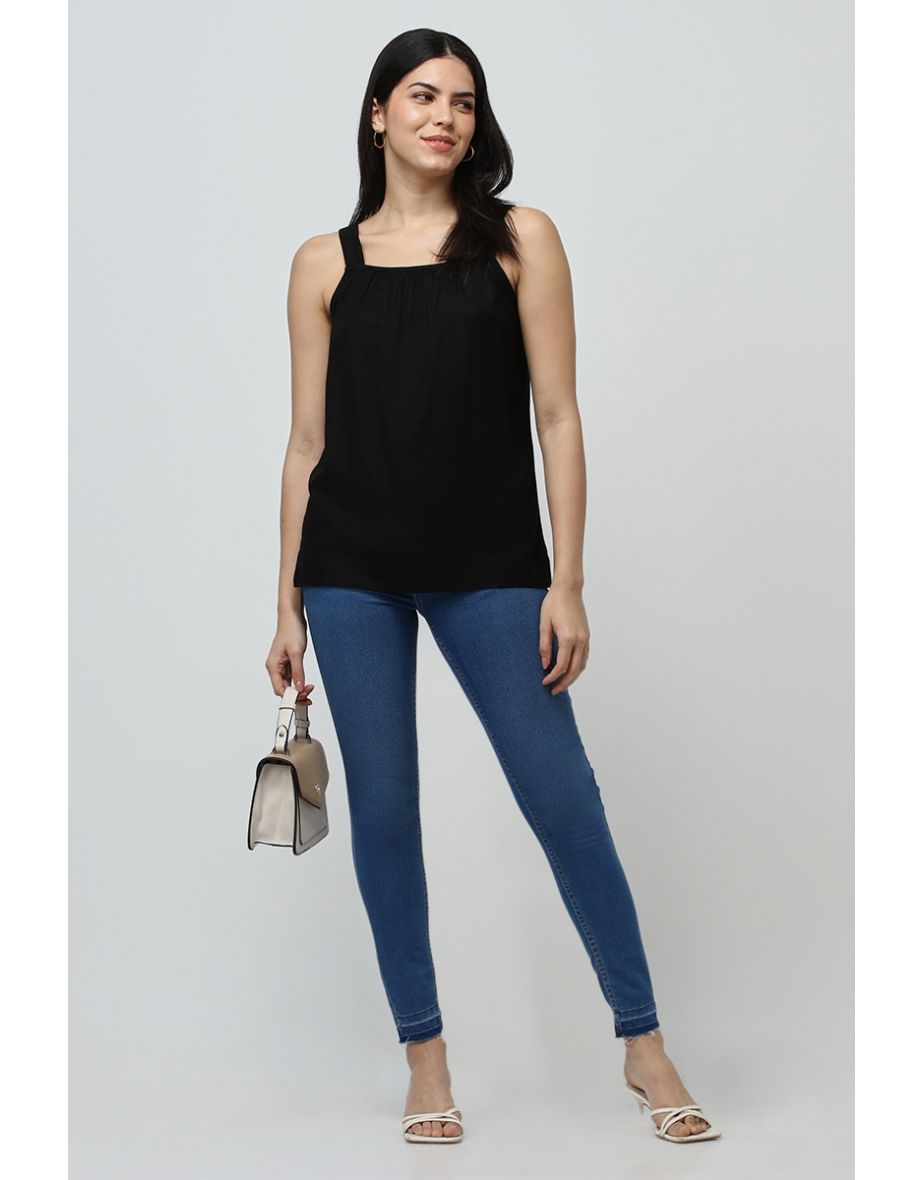 Sleeveless Basic T-Shirt