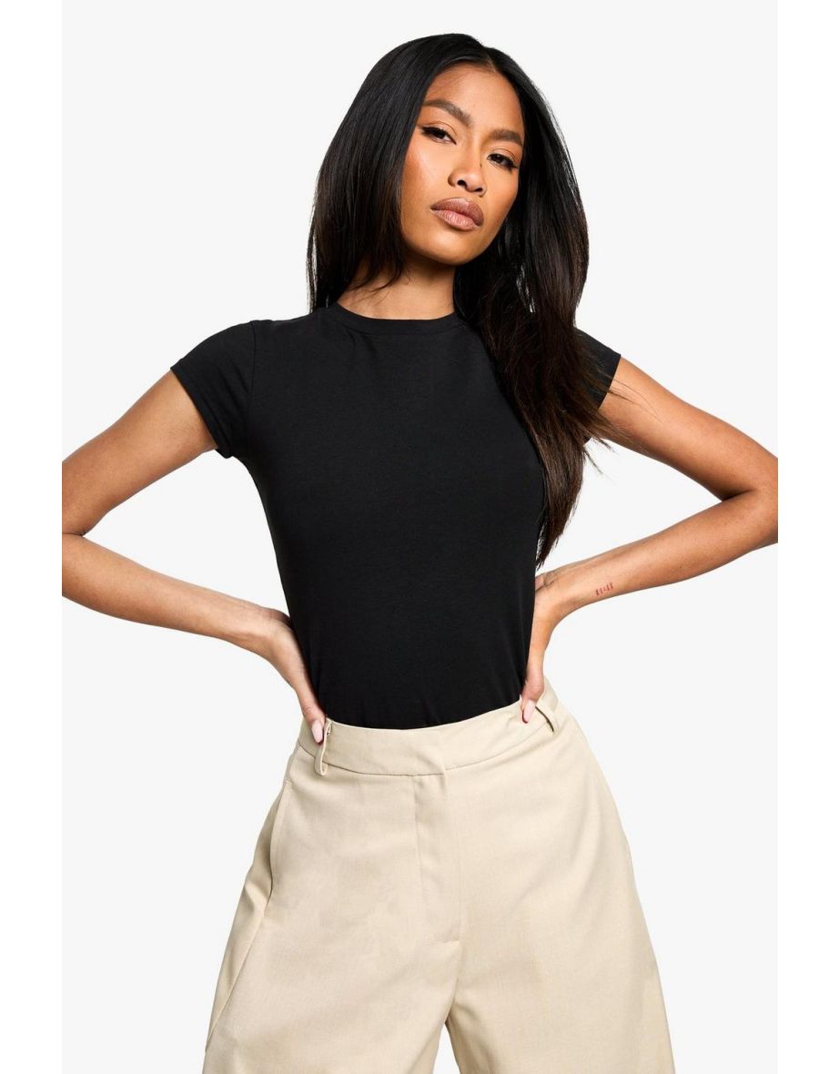 Boohoo Basics Crew Neck Short Sleeve Crop Top - black