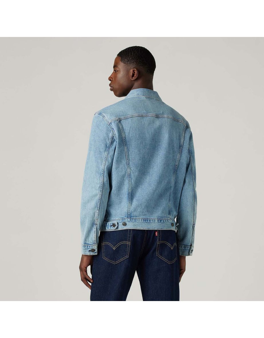 Shop Men s Levis The Trucker Jacket in Blue Online in Bahrain VogaCloset