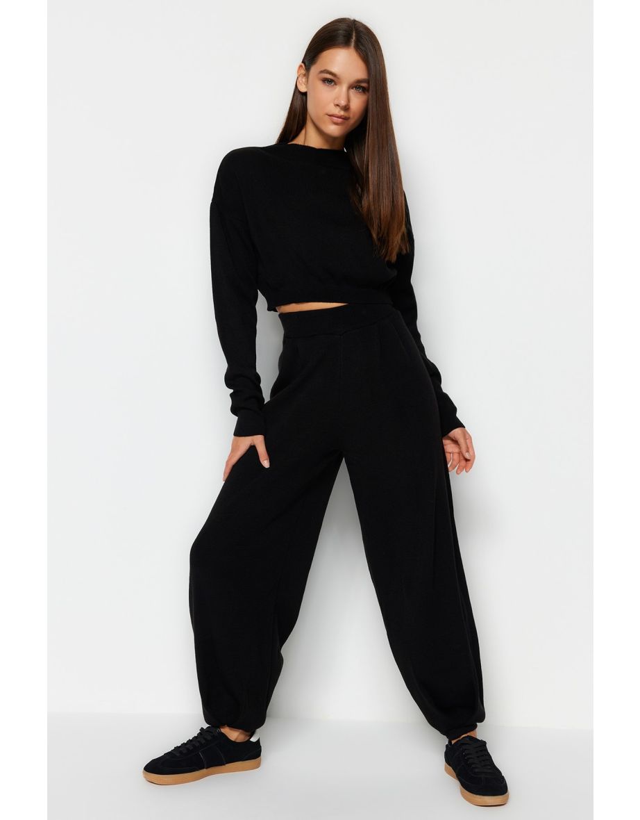 Two-Piece Set - Black - Regular fit