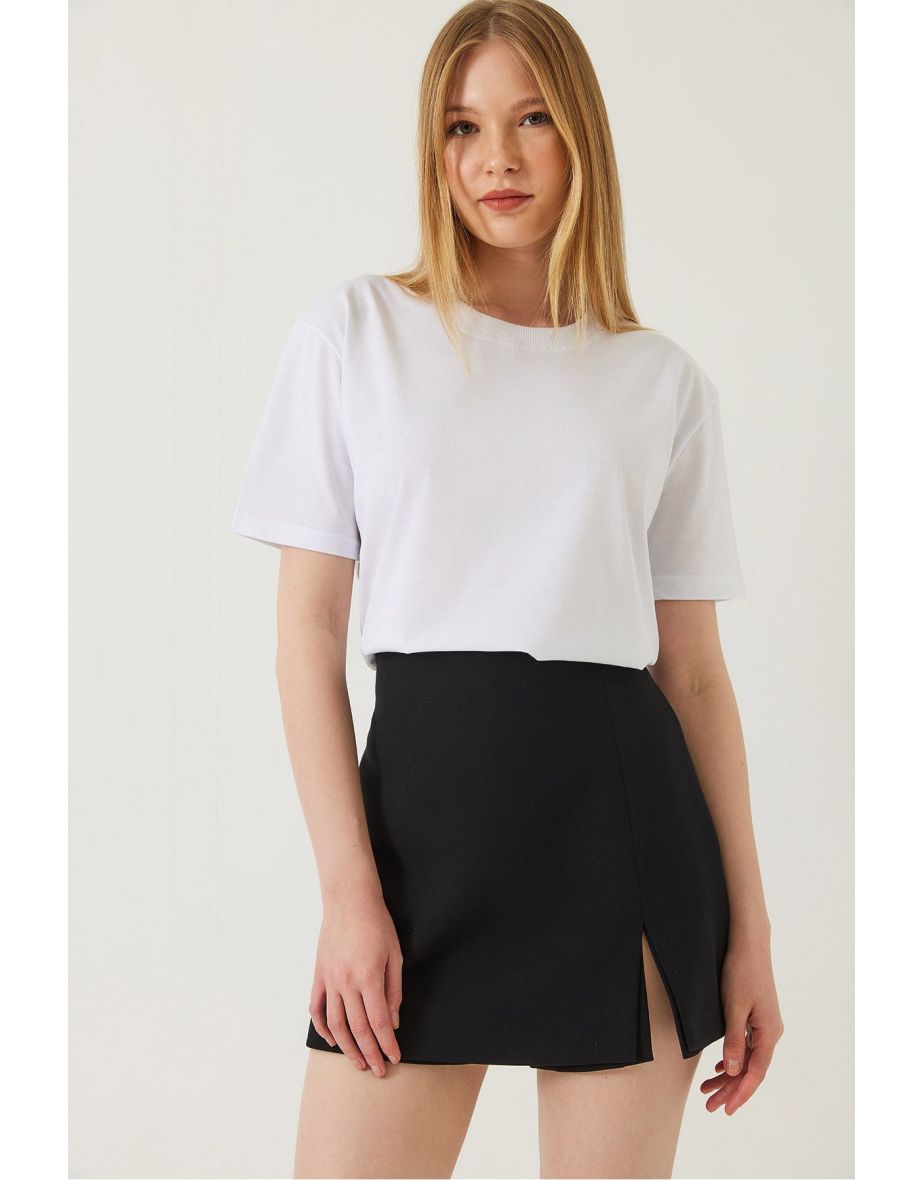 Women's Decorative Stitched Crew Neck T-shirt