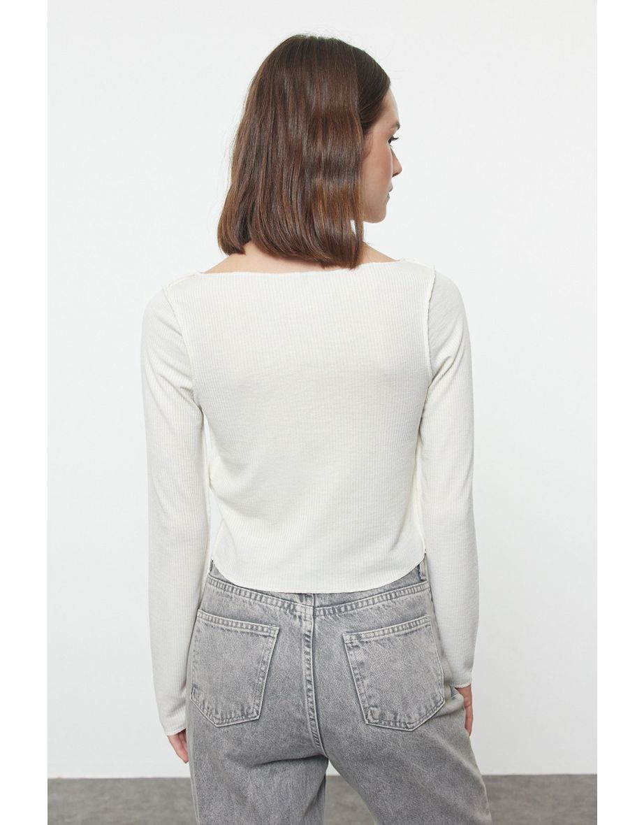 Ecru Stitching Detailed Carmen Collar Fitted Top - 4