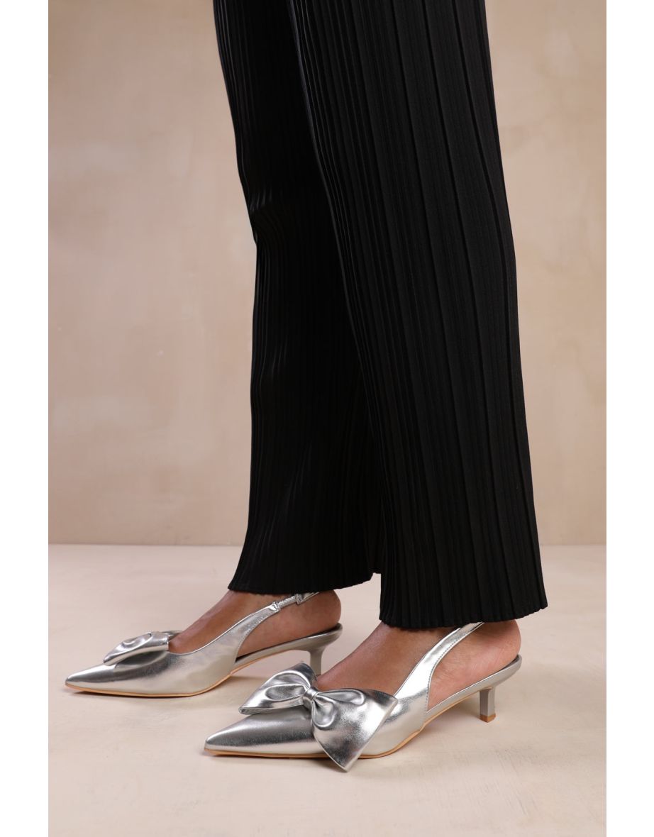 SANTORINI WIDE FIT LOW KITTEN HEELS WITH POINTED TOE AND BOW DETAIL IN SILVER - 3