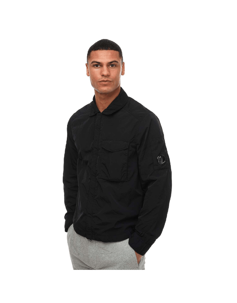 Shop Men s C.P. Company Chrome R Overshirt in Black Online in United Arab Emirates VogaCloset